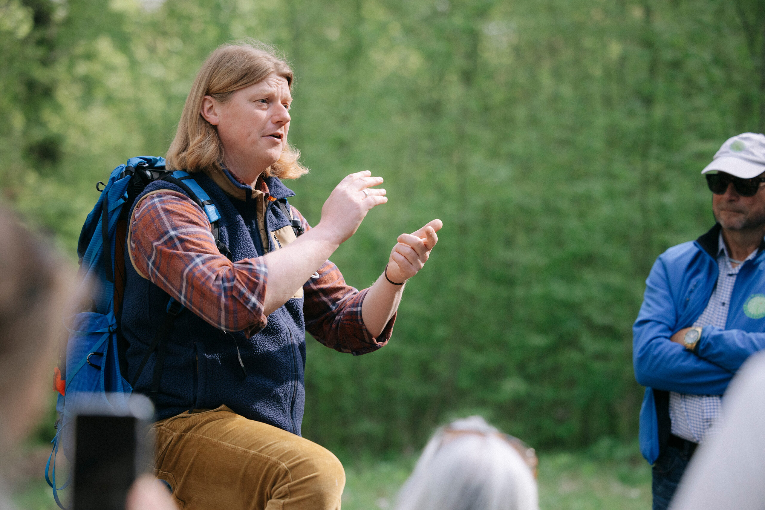 First conference of the Forest-Alliance in Meiningen: Host and forester Sebastian Dummer guides through the Stadtwald Meiningen, 27 April 2026 ©Wald-Allianz